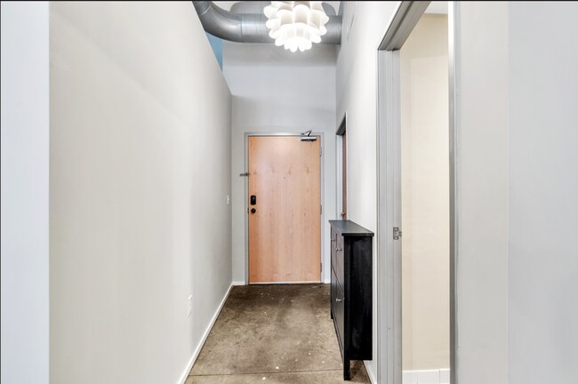 Building Photo - Downtown St. Louis Condo for Rent - Meridian Building