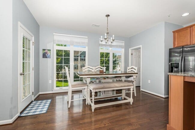 Building Photo - 3034 Meridian Cmns