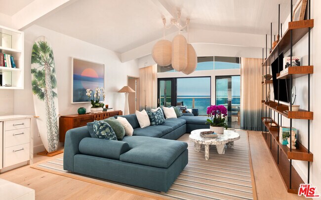 Building Photo - 27044 Malibu Cove Colony Dr