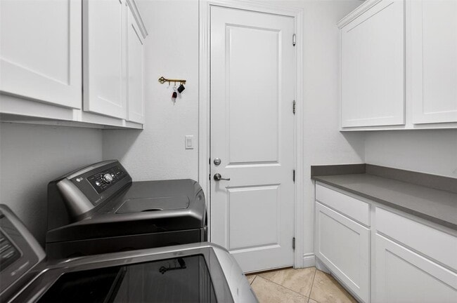 Building Photo - 609 Anfield Cir