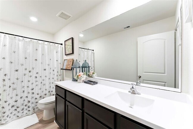 Building Photo - 408 Elaine Vly Dr