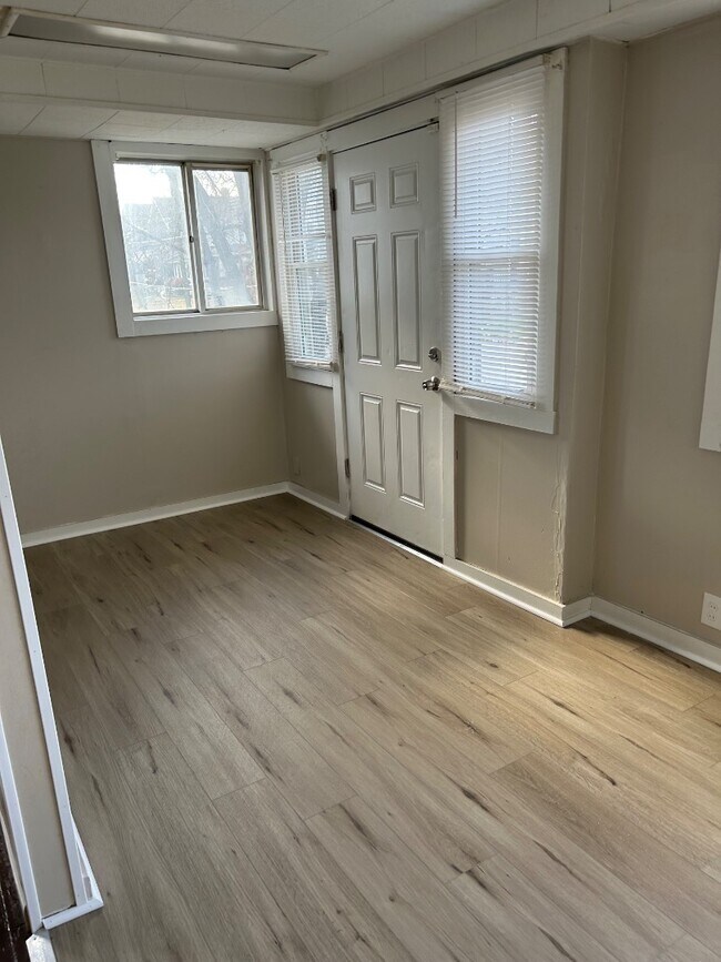 Building Photo - 4301 W 47th St