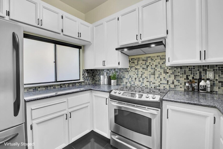 Building Photo - 4691 Albany Cir