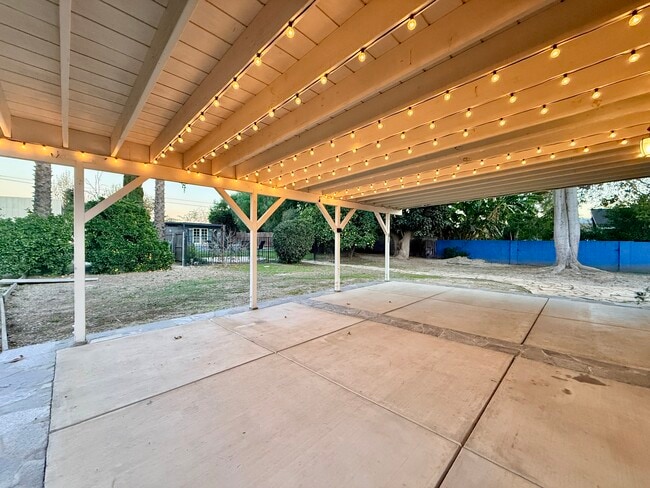 Building Photo - 4832 Maureen Ln