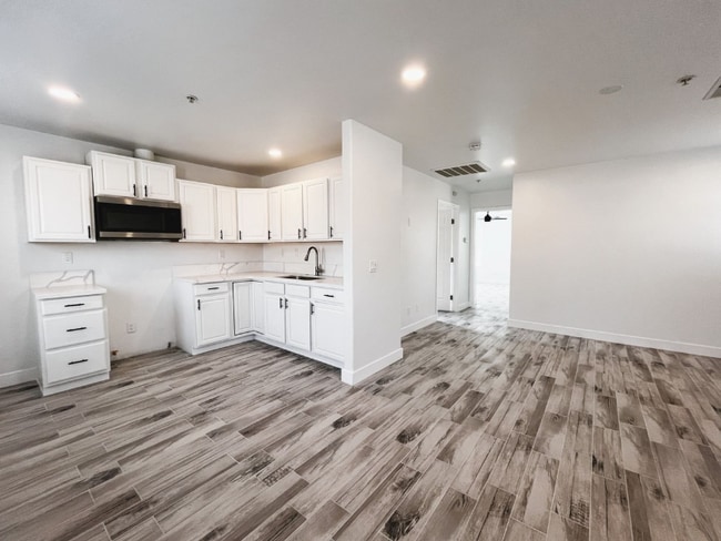 Building Photo - 4141 Teal St