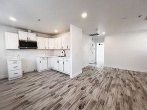 Building Photo - 4141 Teal St