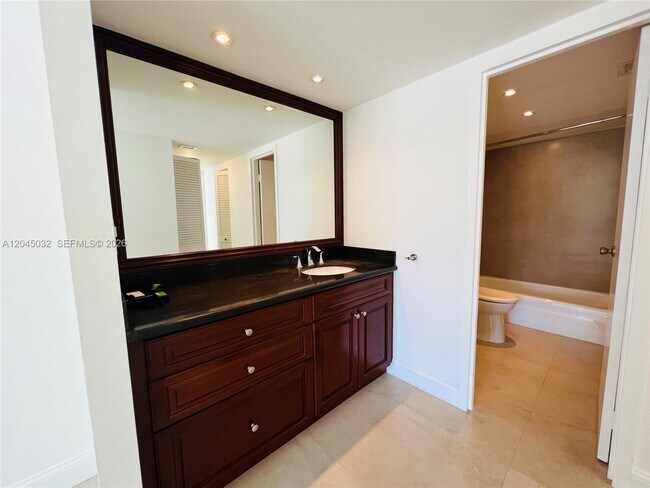 Building Photo - 2333 Brickell Ave