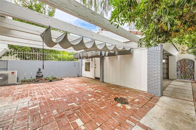 Building Photo - Golf Course Views from LVCC home