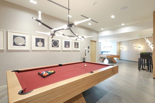 Building Photo - 650 NE 32nd St