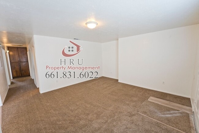 Building Photo - 6401 Castleford St