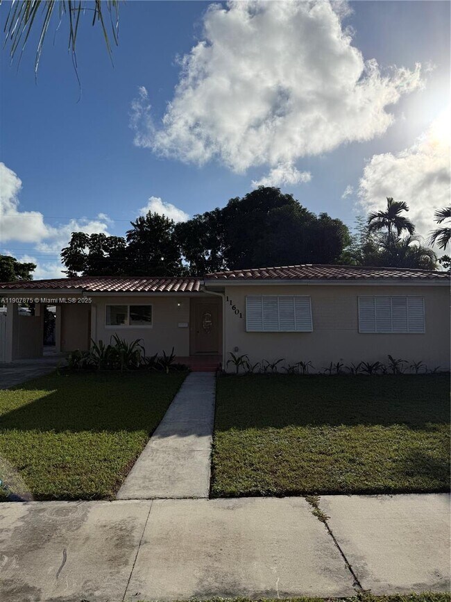 Primary Photo - 11601 NW 58th Pl