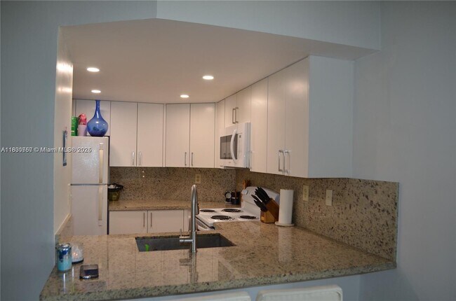 Building Photo - 7125 NW 186th St