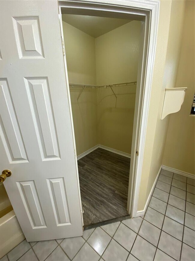 Building Photo - 2605 Alcott Ln
