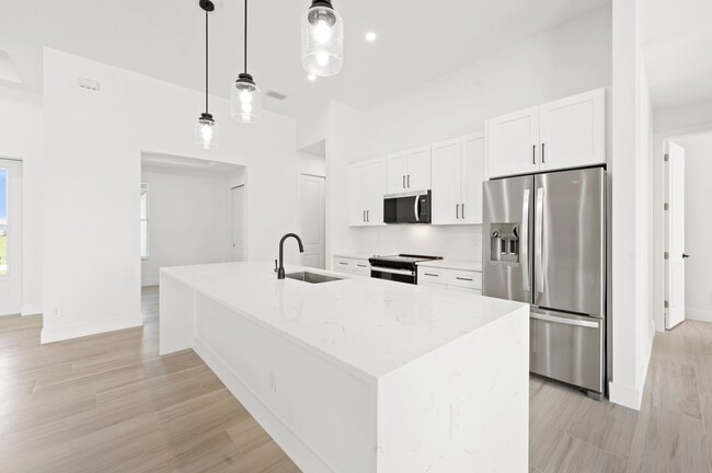 Building Photo - 1523 NW 34th Ave