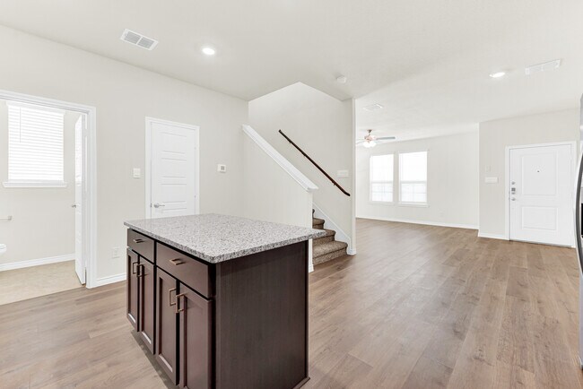 Building Photo - 1328 Kimzey St
