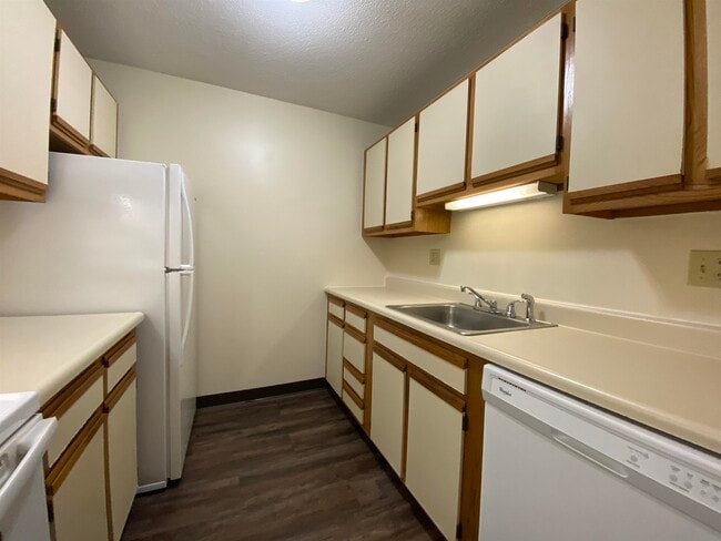 Building Photo - 119 Eastern Ave