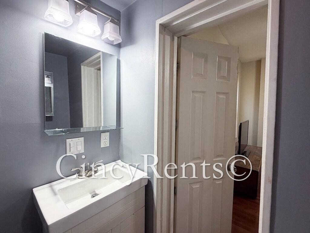 Building Photo - 4231 Bell St