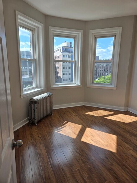 Building Photo - 1189 Commonwealth Ave