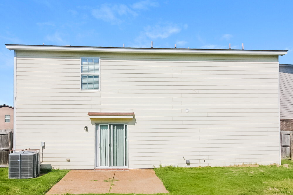 Building Photo - 10087 Branley Oak Dr