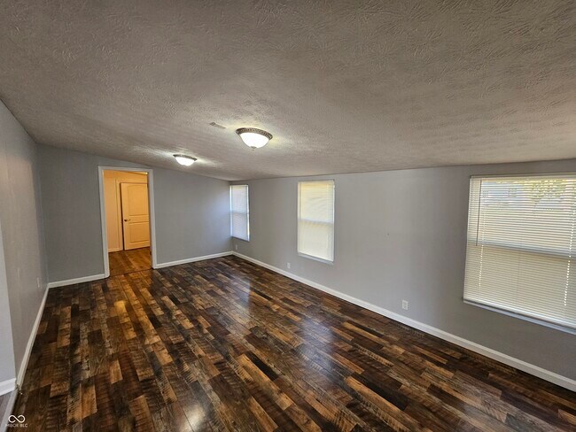 Building Photo - 1433 Hillcrest Dr