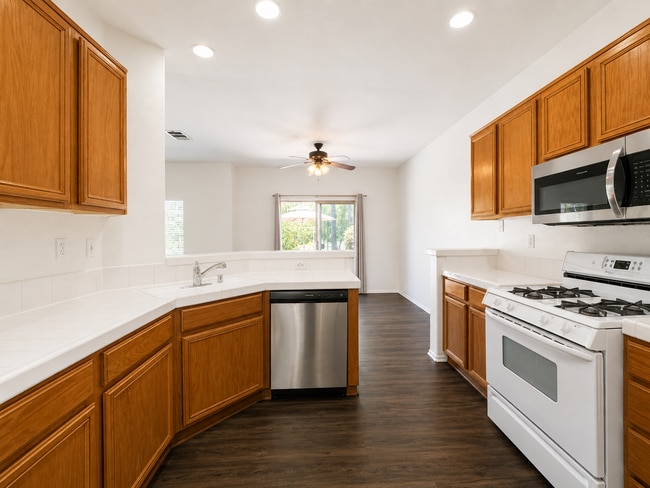 Building Photo - Newly Updated 3 Bedroom Condo in Gated Community in Murrieta
