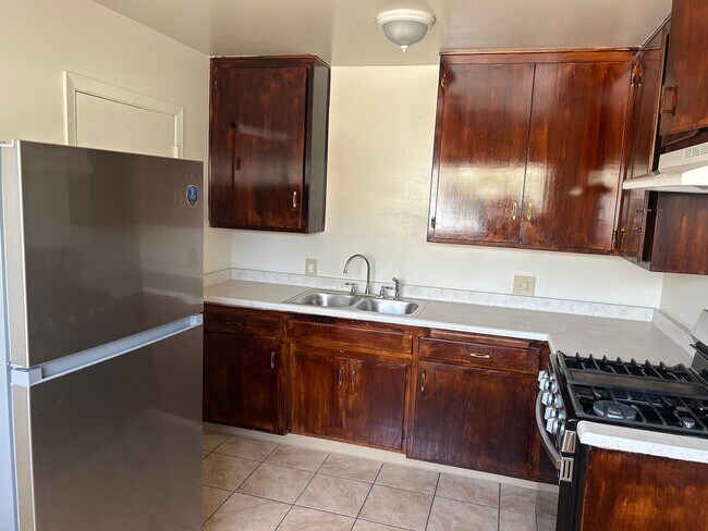 Building Photo - 114A Garnsey Ave