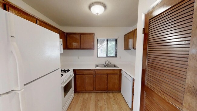 Building Photo - 2/2 Upstairs Condominium in Park Vineyard Community for Lease in Rancho Cucamonga!