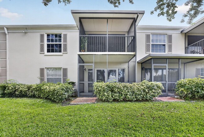 Building Photo - 9101 Jacaranda Ln
