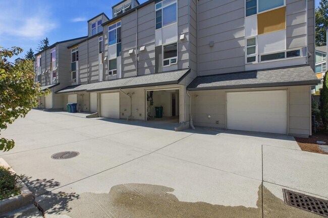 Building Photo - 15200 NE 81st Way