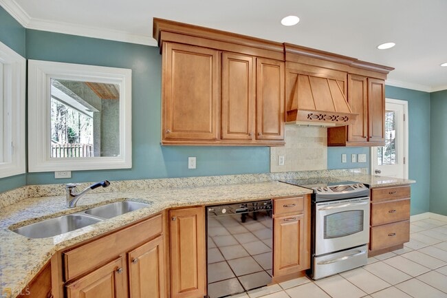 Building Photo - 240 Browns Hill Ct