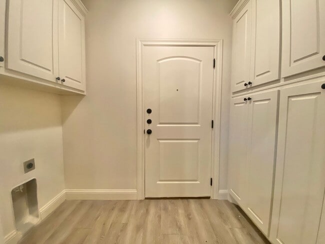 Building Photo - 1602 102nd St