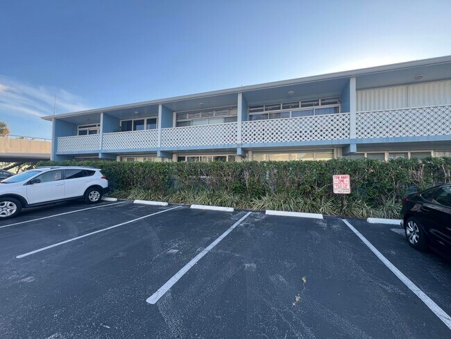 Building Photo - 55 NE Spanish Trail