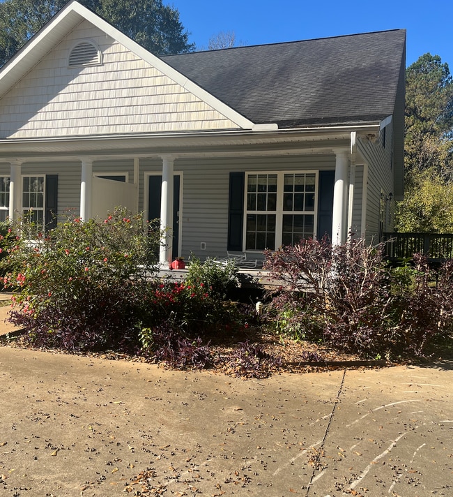 Building Photo - 108 Bentwood Cir