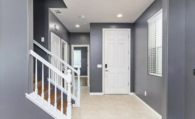 Building Photo - Adorable Home For Rent