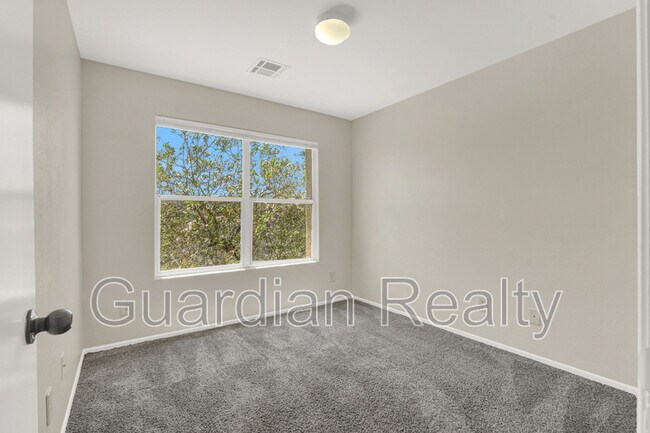 Building Photo - 2022 Peacemaker Rd