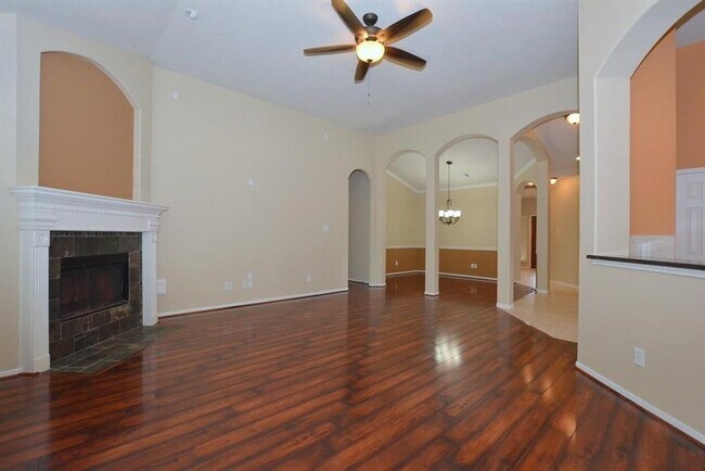 Building Photo - 1523 Stone Canyon Dr