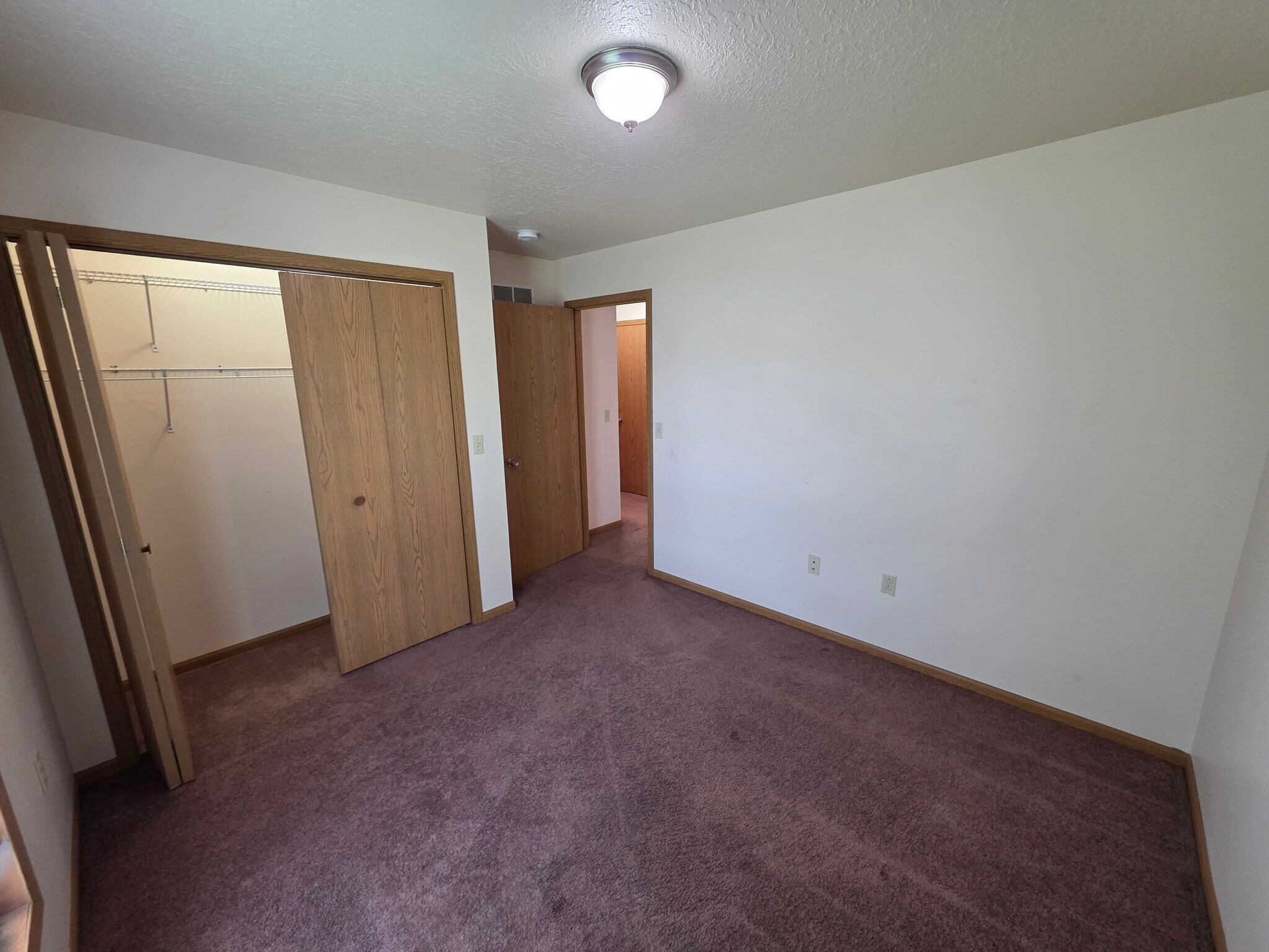 Building Photo - 1003 S Riggen St