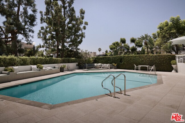 Building Photo - 8787 Shoreham Dr