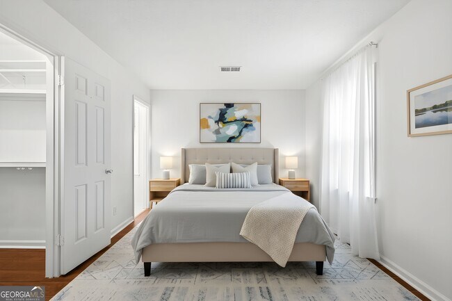 Building Photo - 151 Old Ferry Way