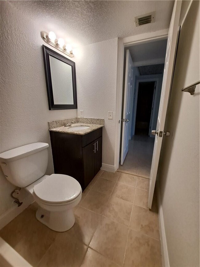 Building Photo - 9838 Nob Hill Ct