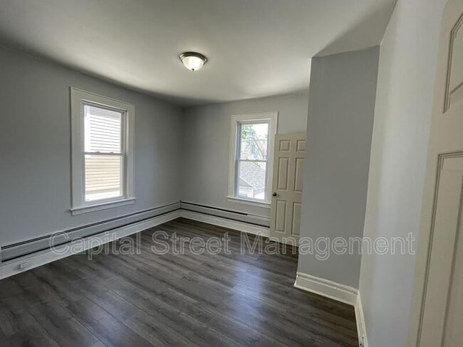 Building Photo - 431 Abington Ave