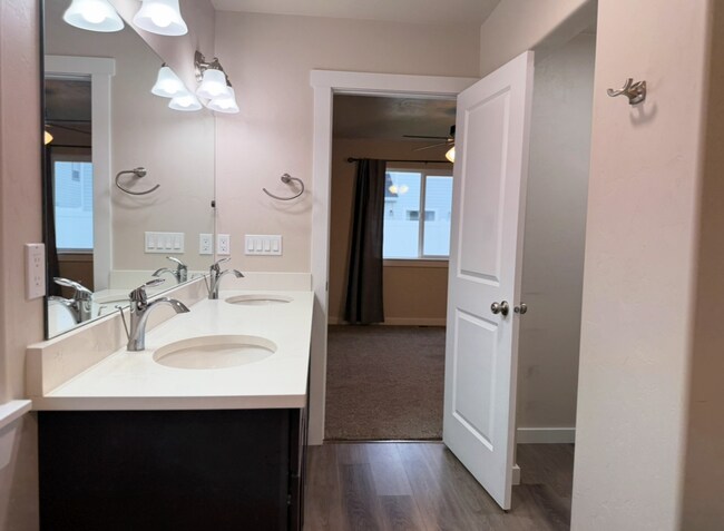 Building Photo - Beautiful Kalispell Home