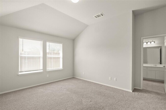 Building Photo - 120 Riverhill Dr
