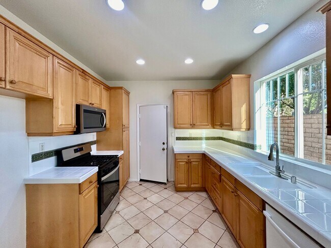 Building Photo - Stunning 3-Bed Townhome in Arbors at Avalon, Carson! 90745! *$500.00 Off First Month's Rent Move ...