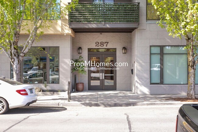 Building Photo - Beranger Commons - The Pearl of Gresham! S...