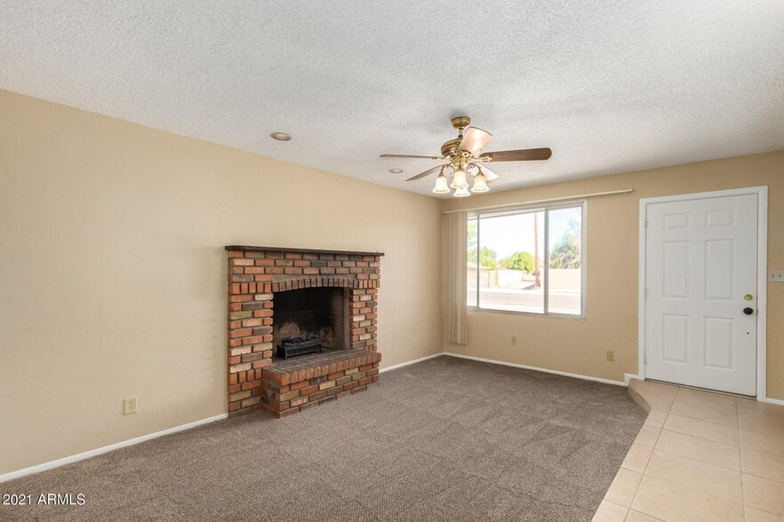 Building Photo - 3106 S Los Feliz Dr