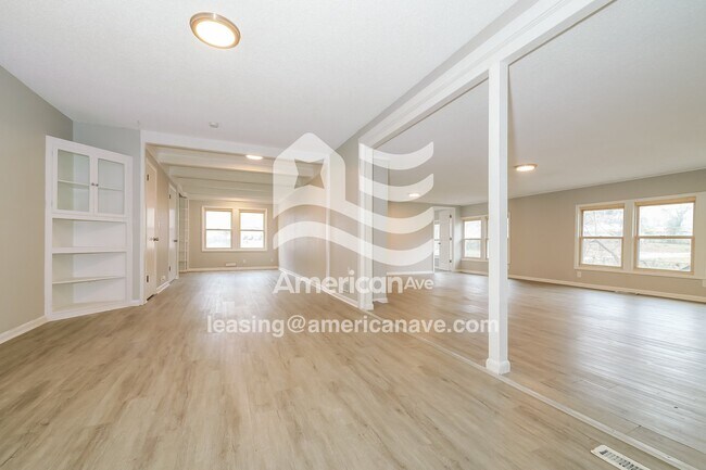 Building Photo - 7700 E 108 Terrace