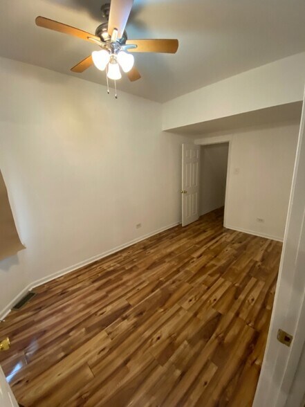 Building Photo - 1649 W Garfield Blvd