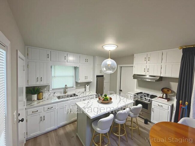 Building Photo - 4555 Hillpine Rd