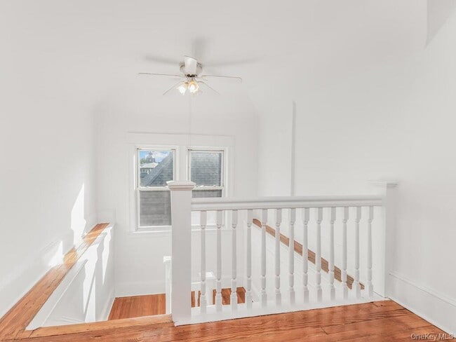 Building Photo - 552 N Broadway